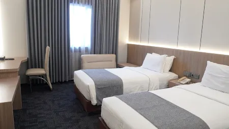 New Hollywood Hotel