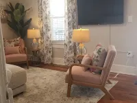 Magnolia Hideaway 2-BR Apt in center of Town of Colonial Beach Hotels in Colonial Beach