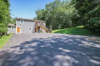 Charming 2-bedroom apartment with WiFi in Tannersville, Minutes from Camelback