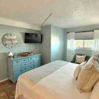 Cozy Beachfront Condo in Panama City Beach Rooms