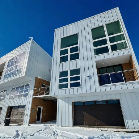 Incredible views right in town for big groups, twin brand new houses