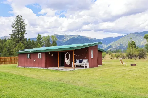 Guest House on a Homestead - シャレー