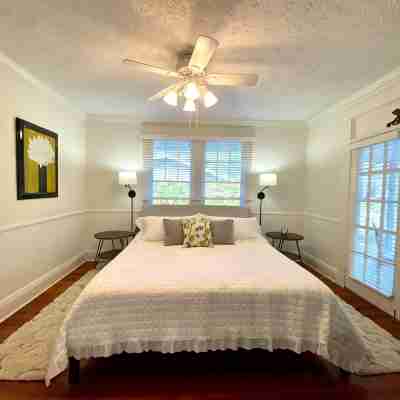 Cozy Hideaway of Bayshore Beautiful in South Tampa Rooms