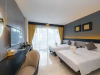 LHC HOTEL AND RESORT Hotels near Mum Aroi Naklua