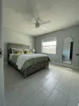 Sunshine Serenity: Island Bliss3bd/2ba Home Close to Cruise Port and Beaches
