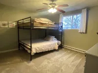 Cozy Okoboji Lake House, 2 blocks from attractions - Wi-Fi