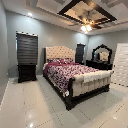 Charming 4-bedroom Home away from Home