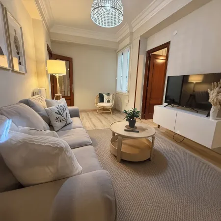Spacious 4-Bedroom Apartment in Central Bilbao – Perfect for Families & Groups