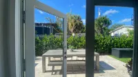 Modern Oasis, Steps to Ave, Heated Pool + Hot Tub, Beach Membership, Mini Golf - 프라이빗 풀