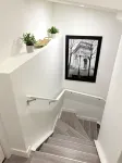 Coziest & Modern Basement Retreat East of Calgary - 3-Sterne