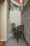 Cozy 1-bedroom w/ AC, WiFi  - Heart of the Clifton Gaslight District. - Bungalows