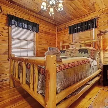 Cozy 2 bedroom Cabin w/hot tub!