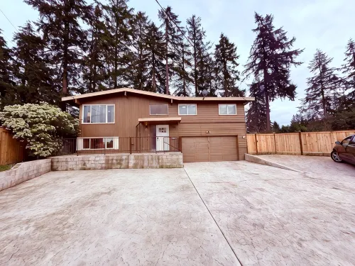 Cozy Spacious Home Near Muckleshoot, Pet Friendly