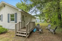 Pet-Friendly Retreat, Walk to Downtown