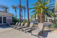 Scottsdale Condo Overlooking Golf Course - Misafirhane