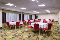 Holiday Inn & Suites WARREN by IHG - breakfast