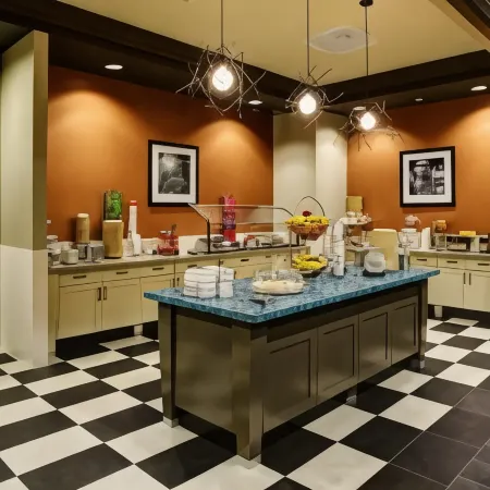Hampton Inn & Suites Austin @ the University/Capitol