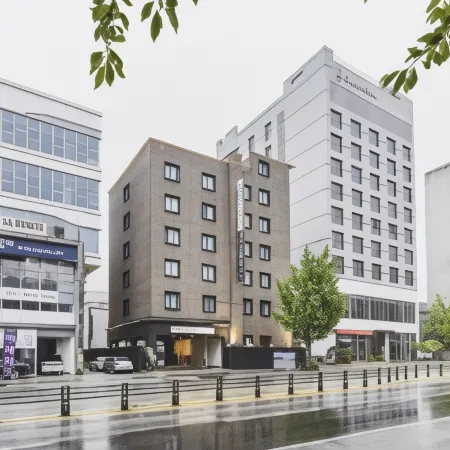 Gorilla Hotel