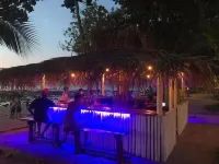 ลิบง บีช รีสอร์ท - ที่มีบาร์