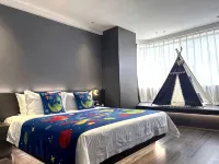 Qianhe Zhixuan High-View Hotel (Jiefangbei Hongyadong) - Family