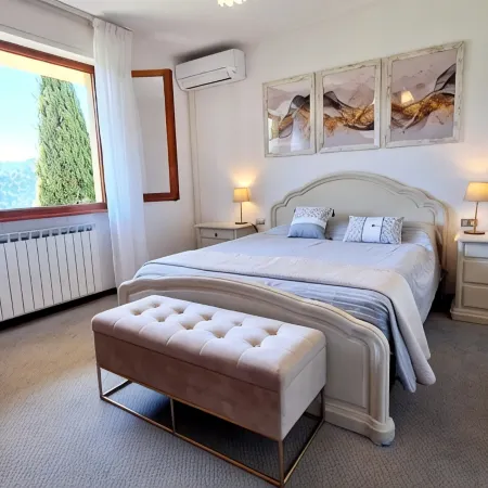 Hill Palace Villa, Private Pool, Sea View, Full Privacy, Easy Accessible by Car