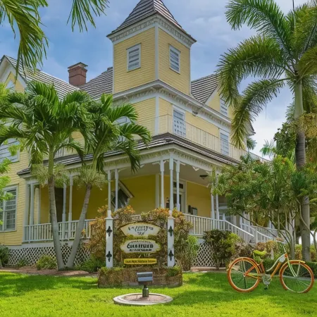 Cozy 3 Beds/Heated Pool/Fenced Yard/ Centered in Punta Gorda/close to everything