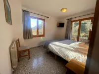 Hostal El Quintà - parking