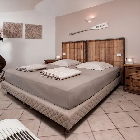 Exceptional villa: 400 m² for 15 people, with pool