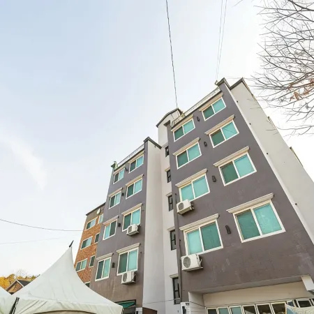 Eulwang-ri Long Beach House Pension (3 Minutes of Beach) Отели рядом с достопримечательностью «Пляж Эурванкни»