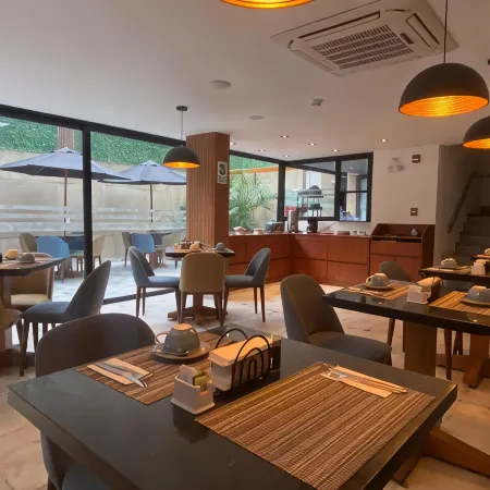 Grau Business Hotel