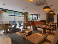 Grau Business Hotel - 3-Star
