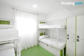 Sant Jordi Hostels Gracia