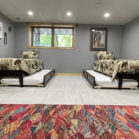 Secluded and spacious lake home in Wisconsin Northwoods 랭레이드 카운티 호텔