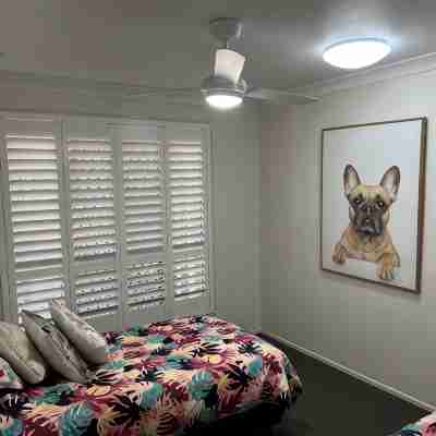Modern 3 Bedroom fully A/C Town House with lock up garage and super fast WiFi Rooms