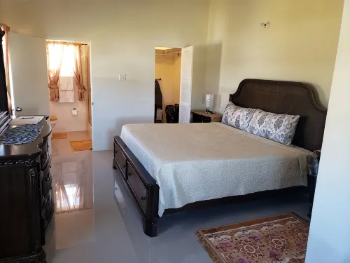 This is a three bedrooms three bathrooms house that is fully furnihsed - Gym
