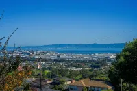 Relaxing Home With SF Bay View