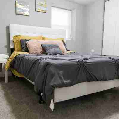 Cozy 2BR/1BA Garden Apartment Near Lincoln Square Rooms