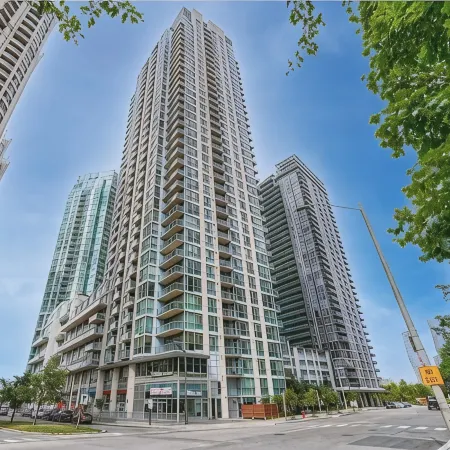 Chic Downtown Mississauga Condo | 5 Min Walk to Square One! Отели рядом с достопримечательностью «Шеридан»