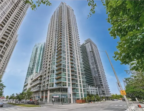 Chic Downtown Mississauga Condo | 5 Min Walk to Square One! - Bungalows