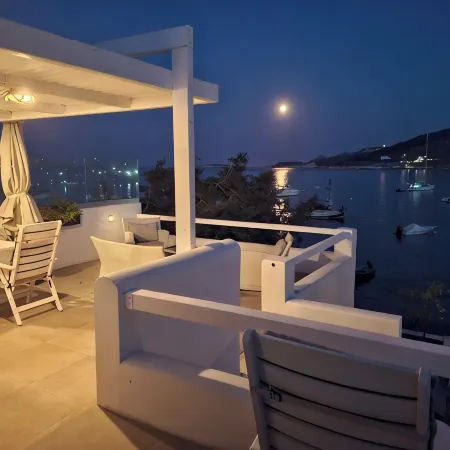 Residence 8 Beaufort,80m2,Overhelming View to Sunrise and Direct Access to Sea
