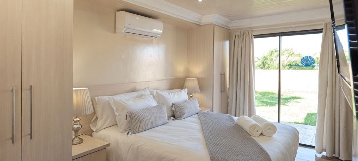 Grand House Lodge Jeffreys Bay Hotels in Western District