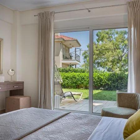 Meliti Waterfront Suites