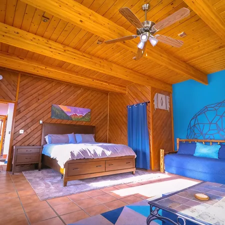 Cozy Lodge located in the heart of CB south. Near restaurants and bus
