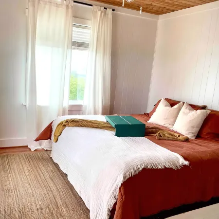 3-bedroom 2 bath cottage-Walk to beach or golfCourse.Hot Tub and outside shower Отели в г. Китти-Хок