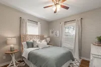 Park Street Dream in Downtown Northport, 2.5 Miles from U of A Stadium