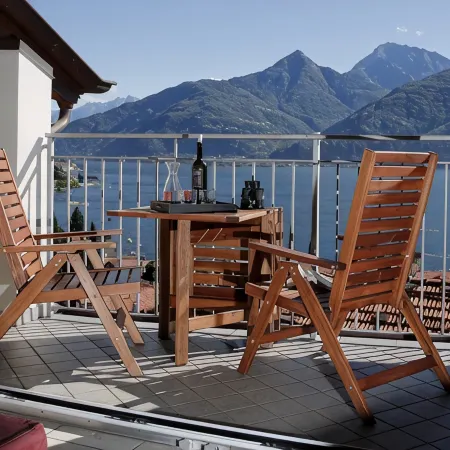 Lovely house close to the lake with panoramic lake and mountain views