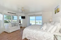 Beautiful, Gulf-Front Home on Bean Point--Halcyon House - Wi-Fi