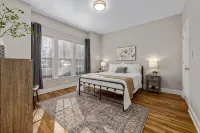 Near downtown Cary & RDU. Easy access to Raleigh, Durham and local venues. - Boutique