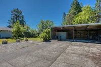 Oyster Beach Retreat - Mt. Rainier Views + Kayaks + 4-bedroom waterfront house! - Beach