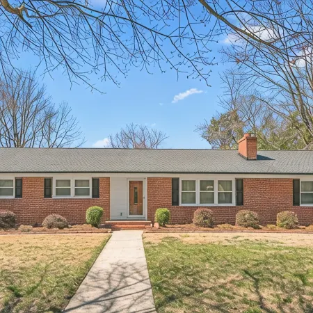 Spacious Living Less Than 2 Miles from Elon University!